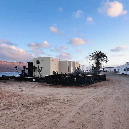 Flor De Cactus, La Graciosa Hébergement de vacances *